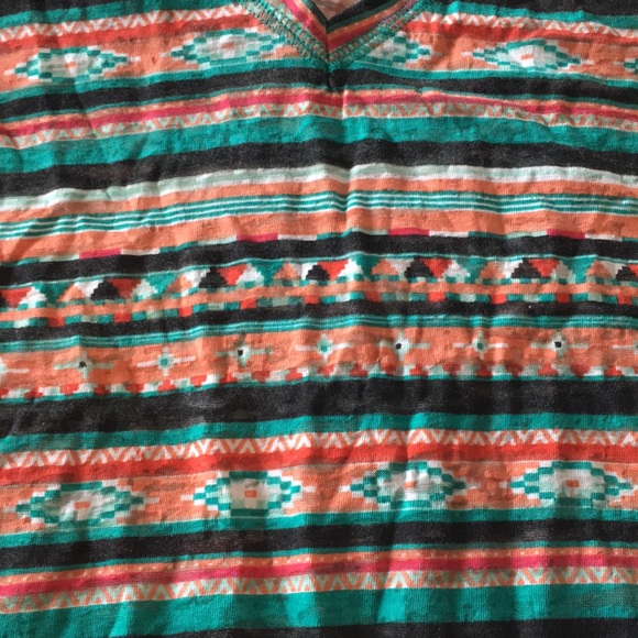 Aztec pattern v neck - Picture 2 of 2